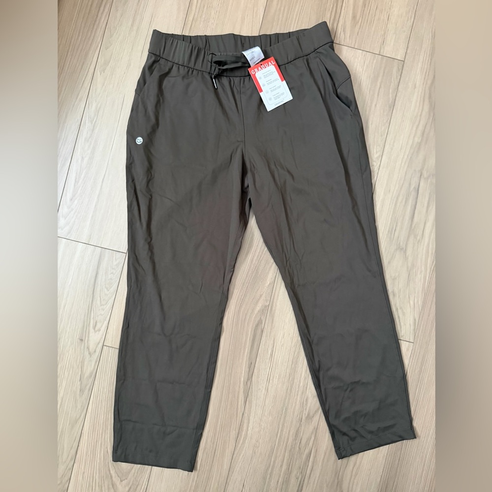 NWT Gradual Men's Black Athletic Tapered Pants
